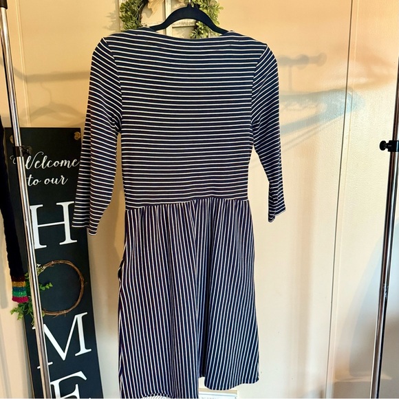 Boden Janie Day Striped Dress with shoulder zipper detail Size 8 - Picture 5 of 8